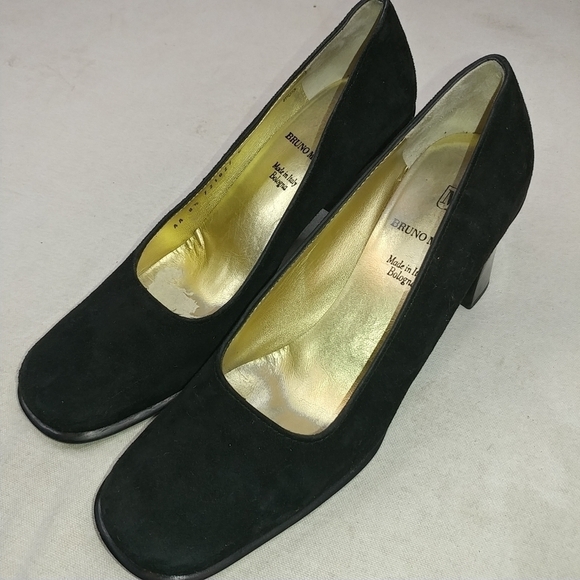 Bruno Magli Pump Heel Wmn 8.5 AA Black Suede Slip - Picture 1 of 8